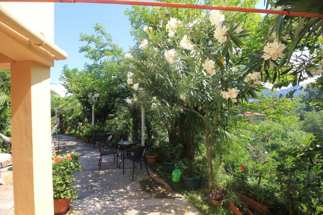 Feride Hotel Makhinjauri Buitenkant foto